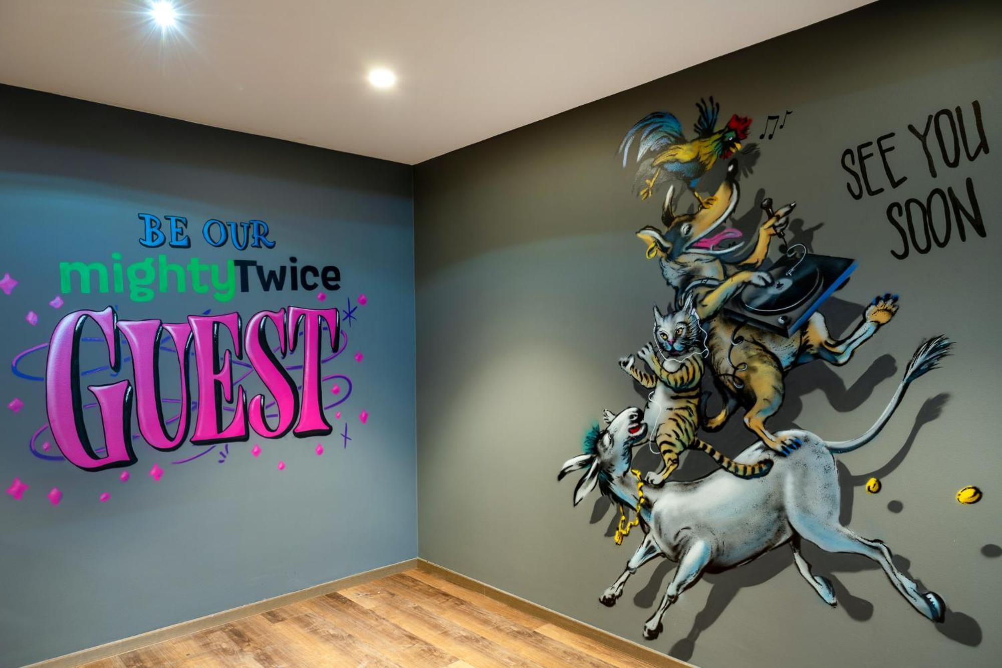 Mightytwice Hotel 아쳄 외부 사진